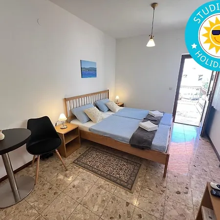 Holiday Sun Studio Rooms Orebic * Orebić